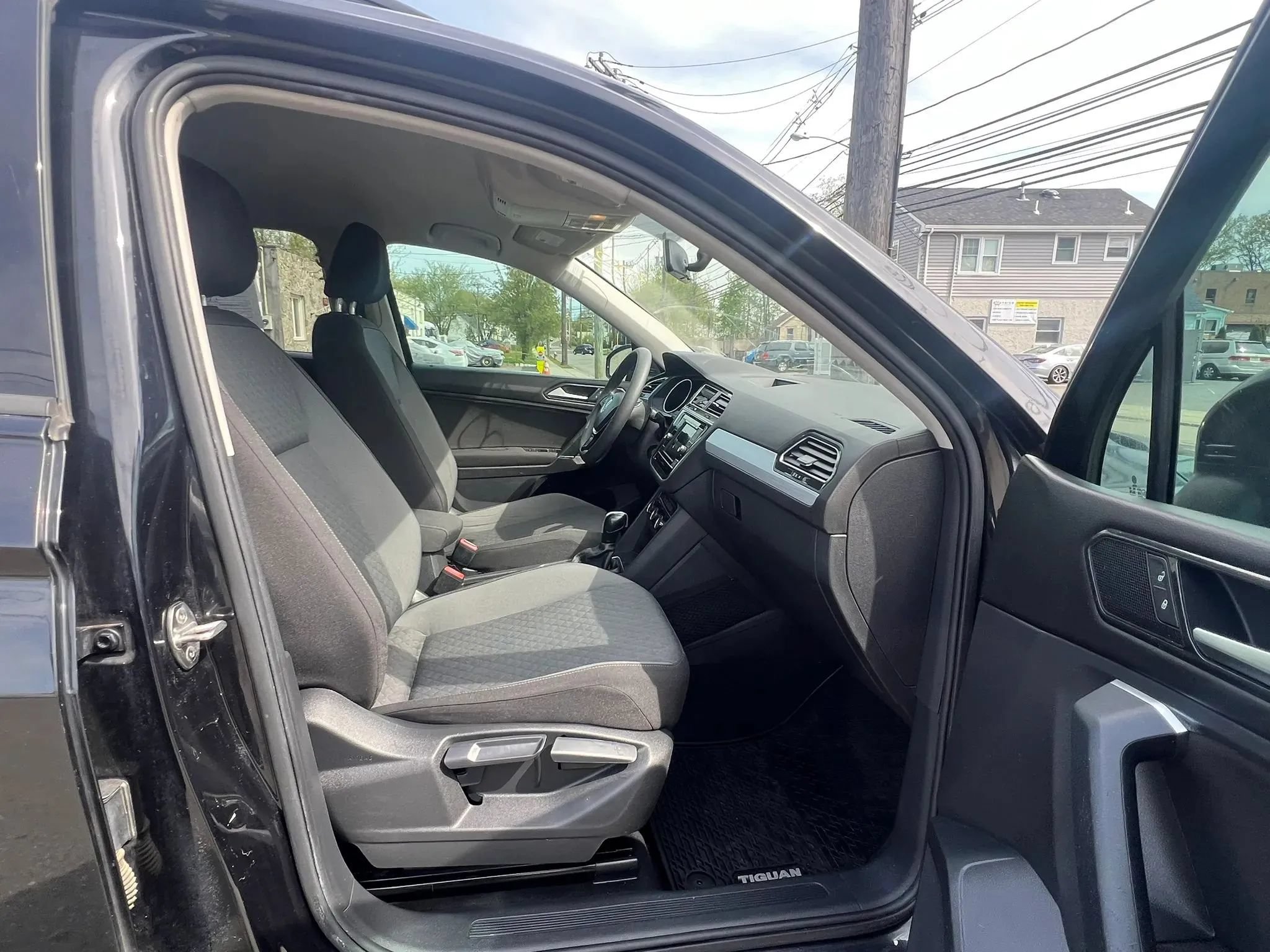 Used 2018 Volkswagen Tiguan S FWD image 31