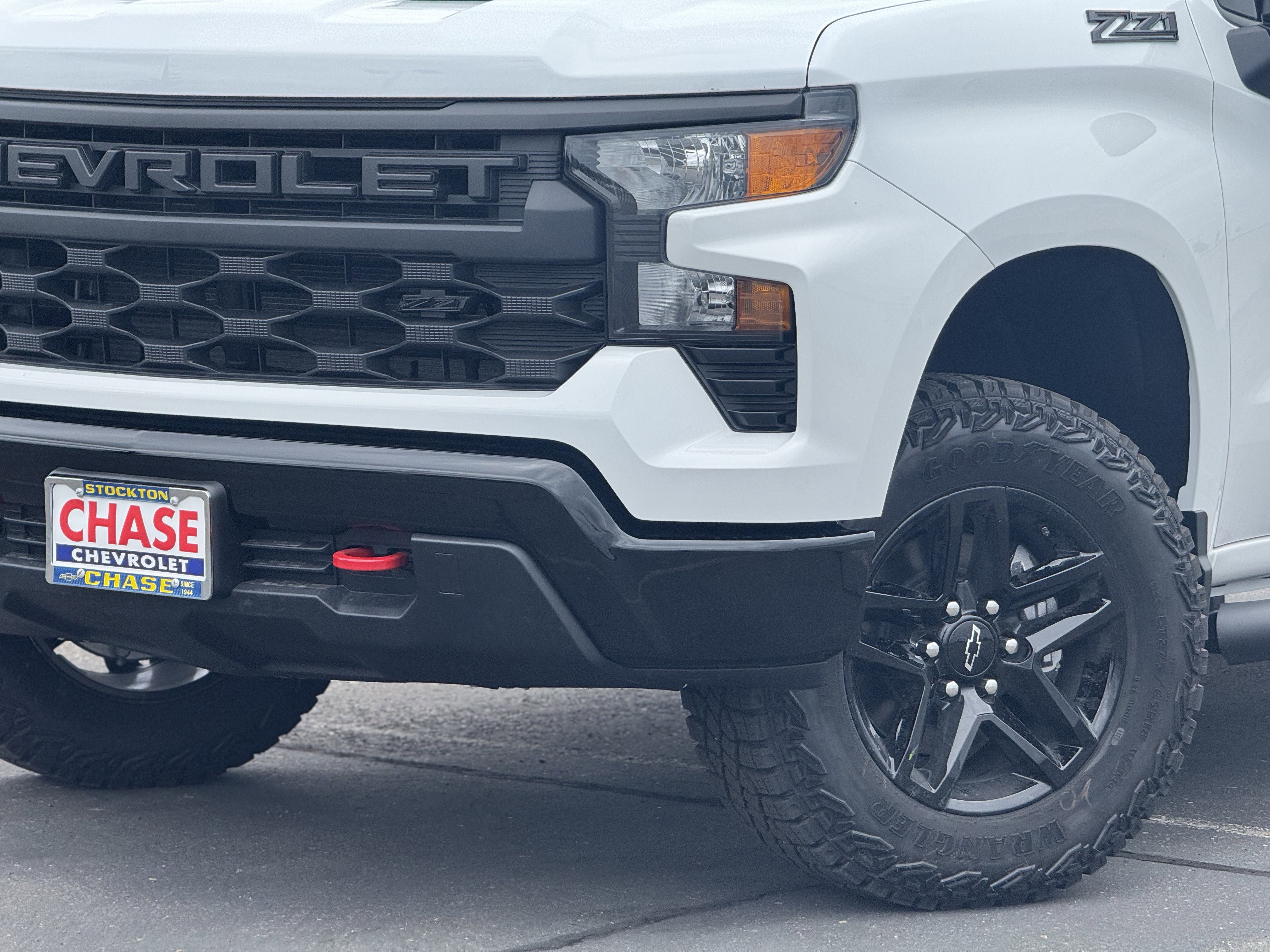 New 2026 Chevrolet Silverado 1500 Custom Trail Boss w/ LPO, Dark Essentials Package AWD/4WD image 3