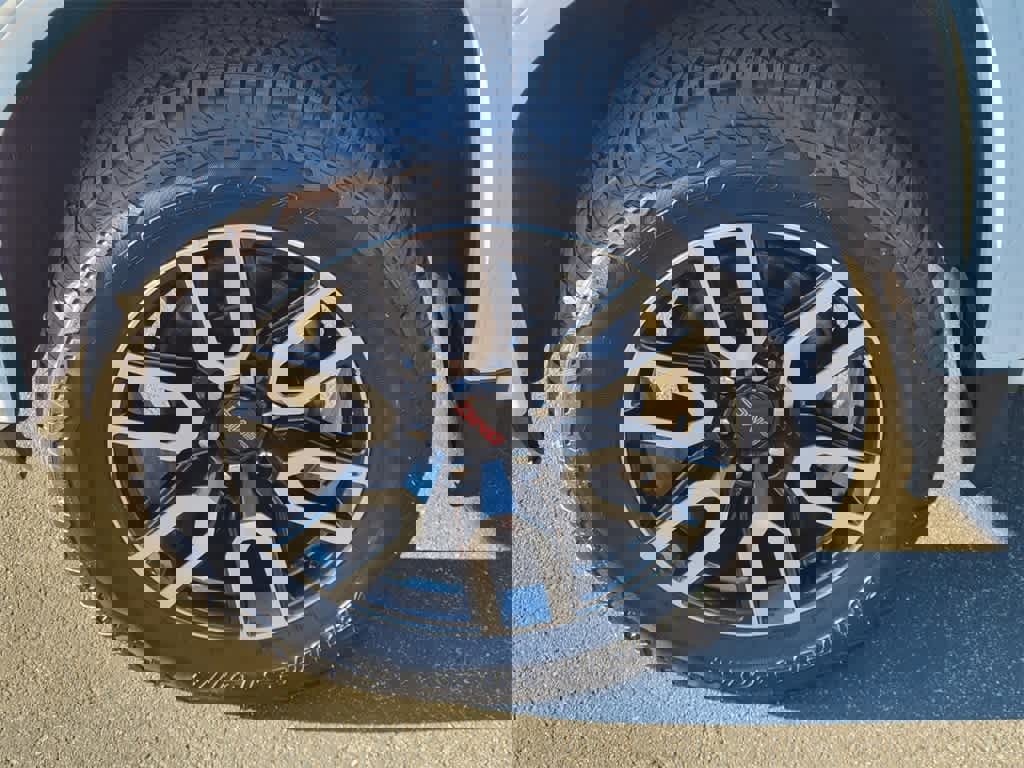 Used 2020 GMC Sierra 1500 AT4 w/ Technology Package image 9