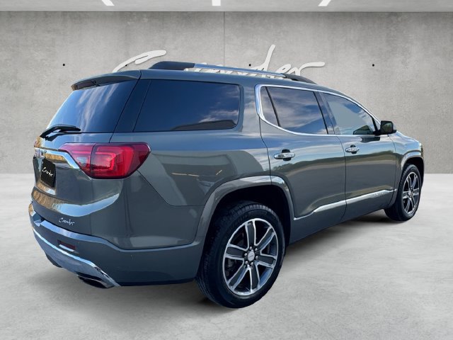 Used 2018 GMC Acadia Denali w/ Technology Package FWD image 16