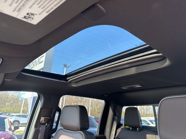 Used 2024 GMC Sierra 3500 Denali w/ Denali Reserve Package image 11