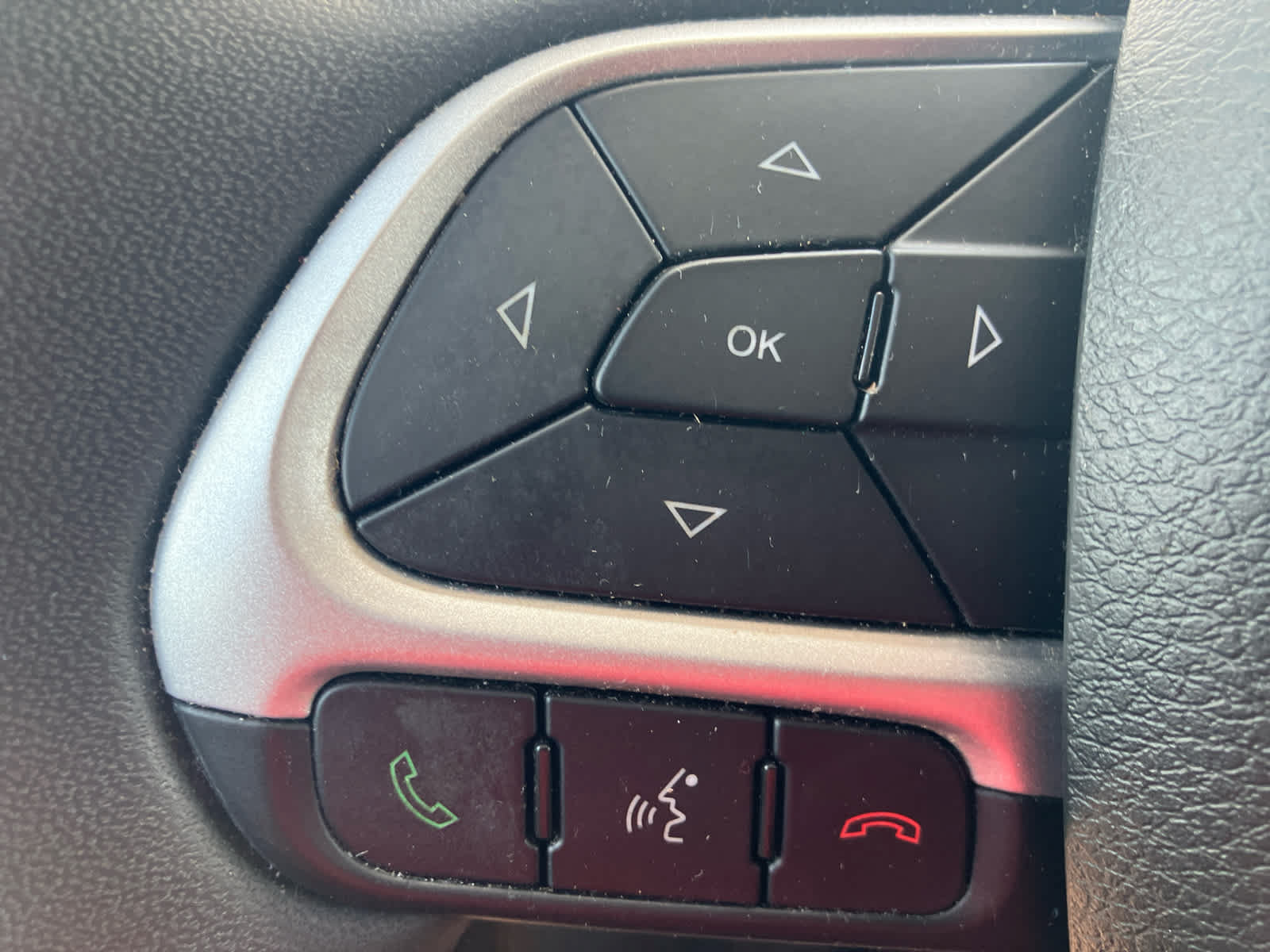 Used 2021 Jeep Renegade Latitude FWD image 16