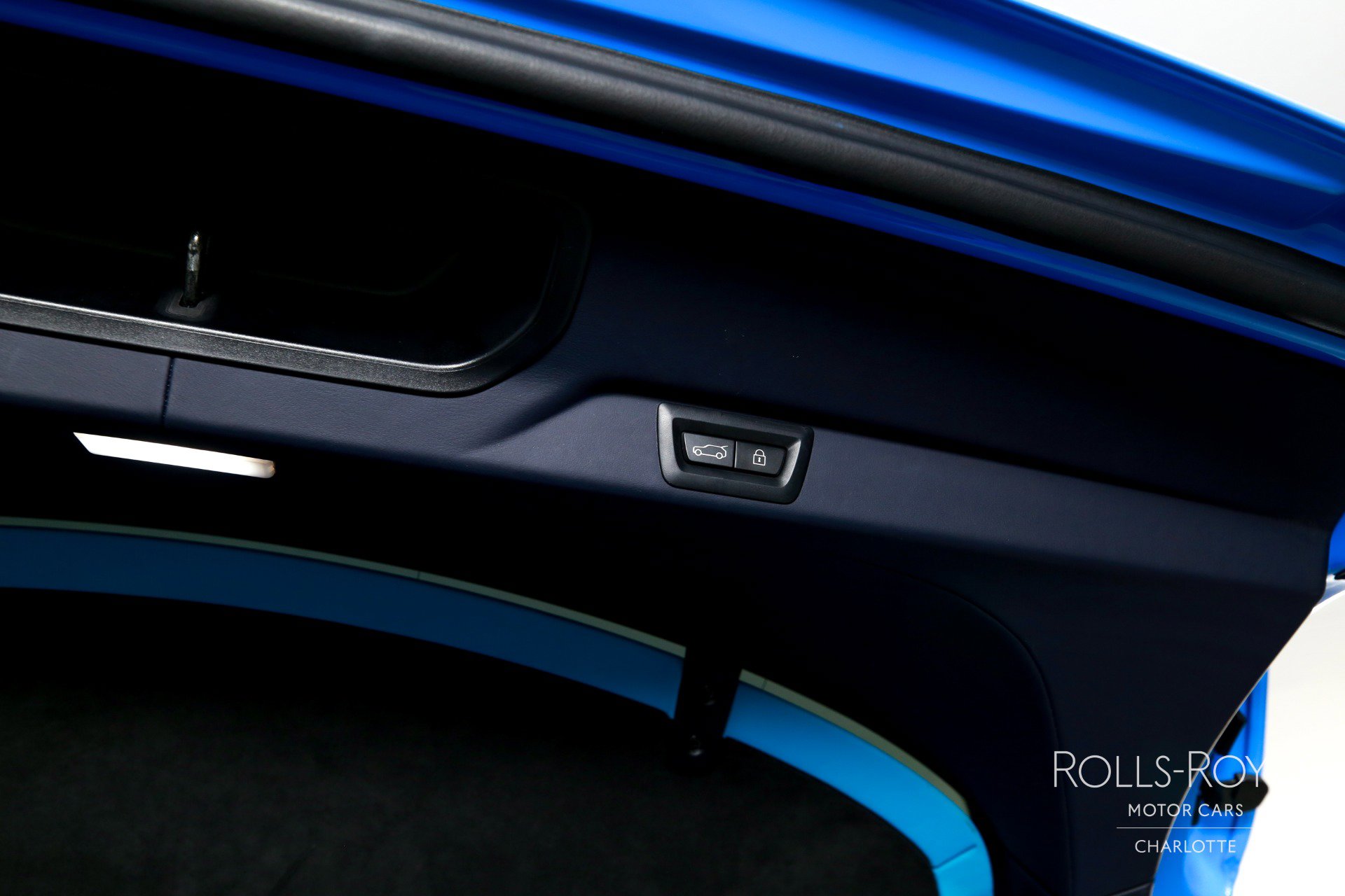 Used 2023 Rolls-Royce Cullinan image 24