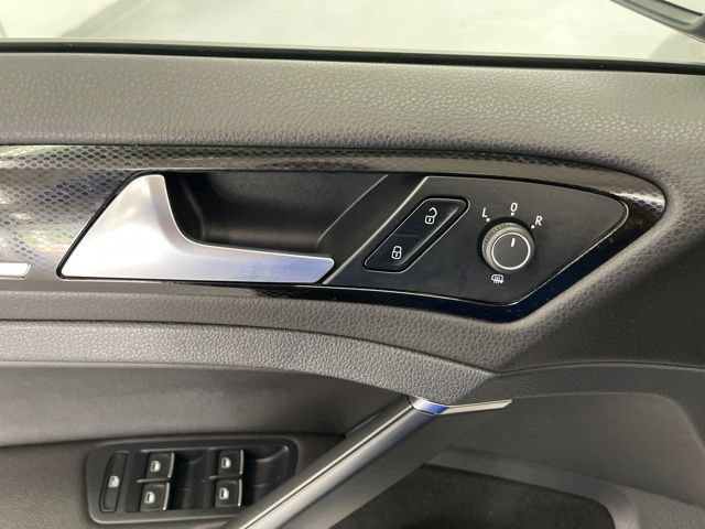Used 2015 Volkswagen Golf SEL FWD image 27