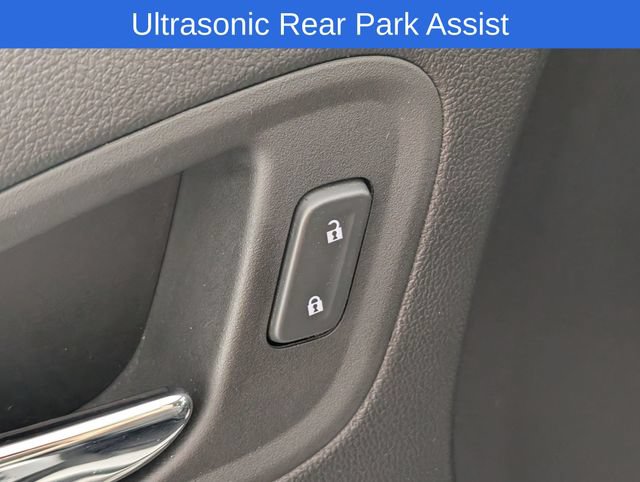 Used 2022 Chevrolet Colorado LT w/ Fleet Safety Package RWD image 13