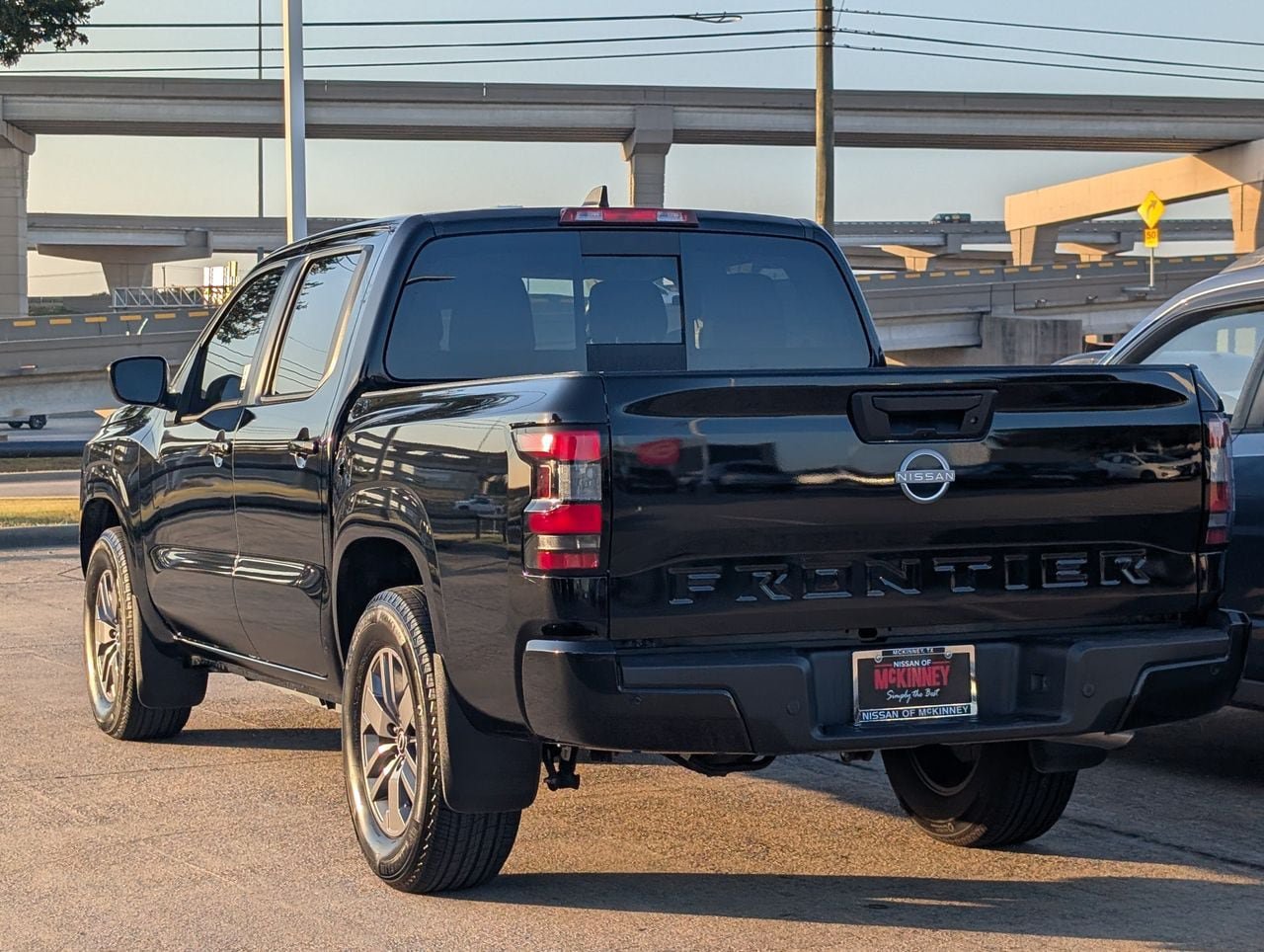 Certified 2025 Nissan Frontier SV RWD image 4