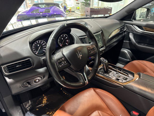 Used 2021 Maserati Levante GranLusso image 9