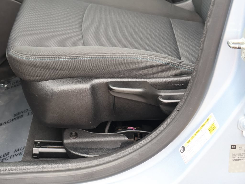 Used 2018 Chevrolet Cruze LT FWD image 22