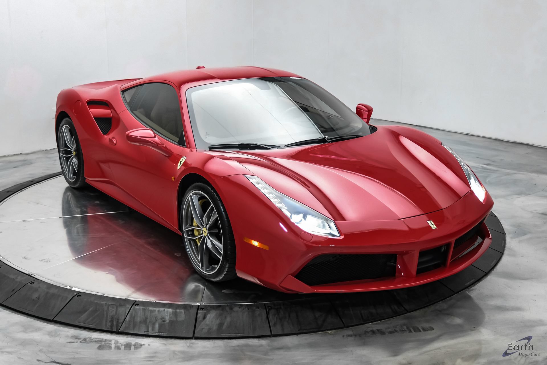 Used 2017 Ferrari 488 GTB RWD image 30