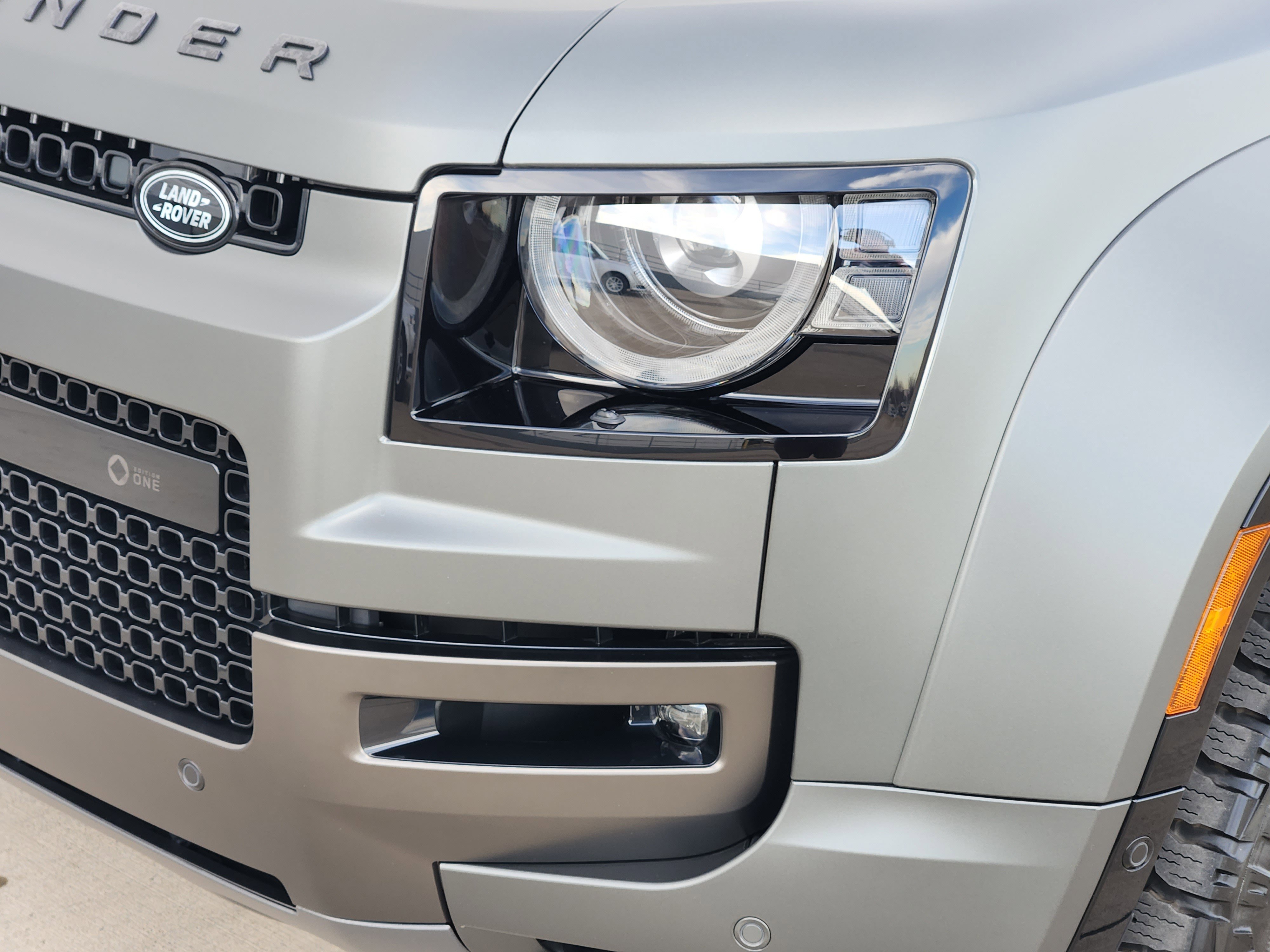 Certified 2025 Land Rover Defender 110 image 9