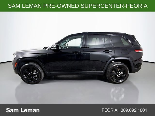 Used 2023 Jeep Grand Cherokee Altitude AWD/4WD image 4