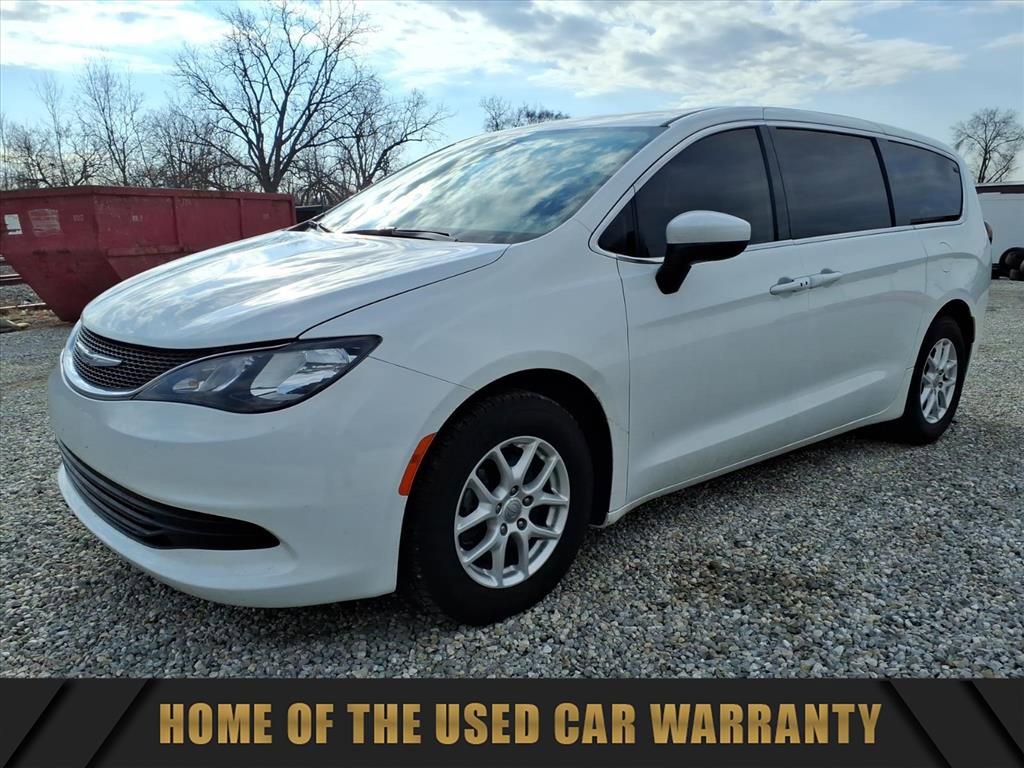 Used 2019 Chrysler Pacifica LX image 4