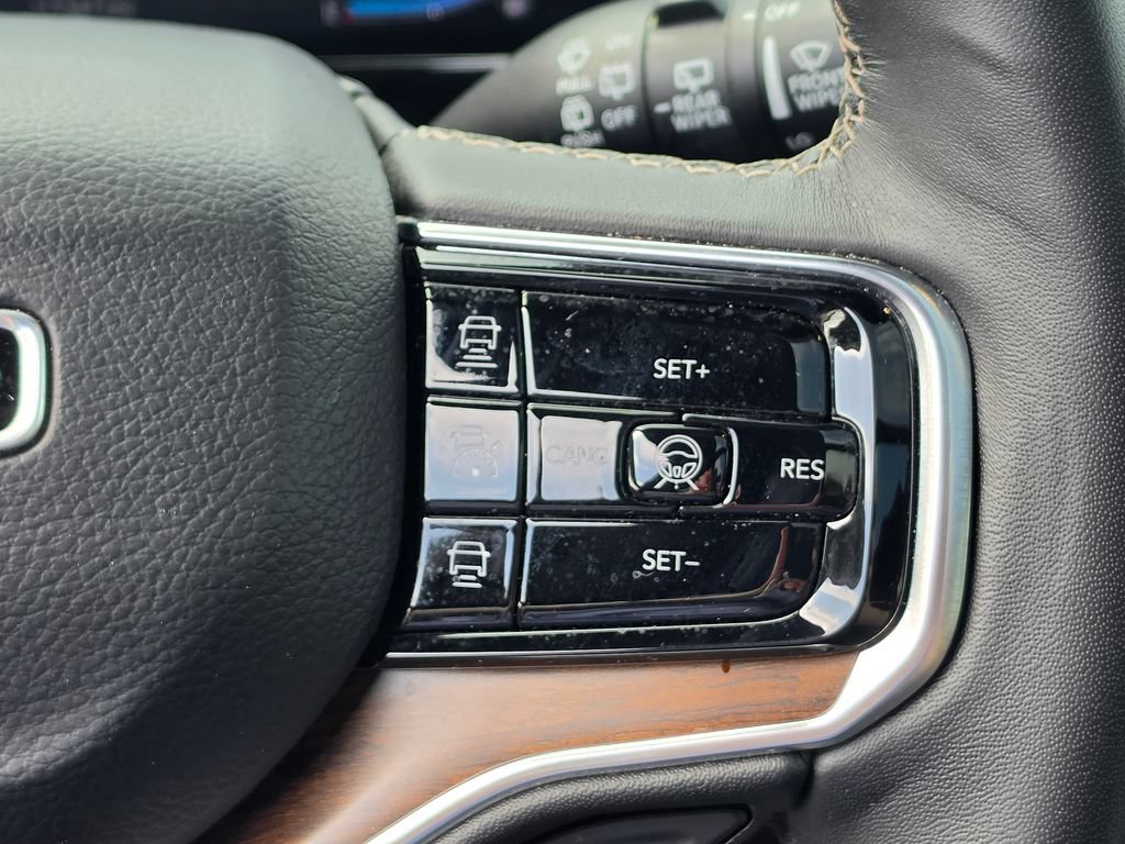 Used 2025 Jeep Grand Wagoneer 4WD w/ 8-Passenger Seating Package image 19