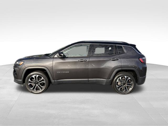 Used 2022 Jeep Compass Limited AWD/4WD image 3