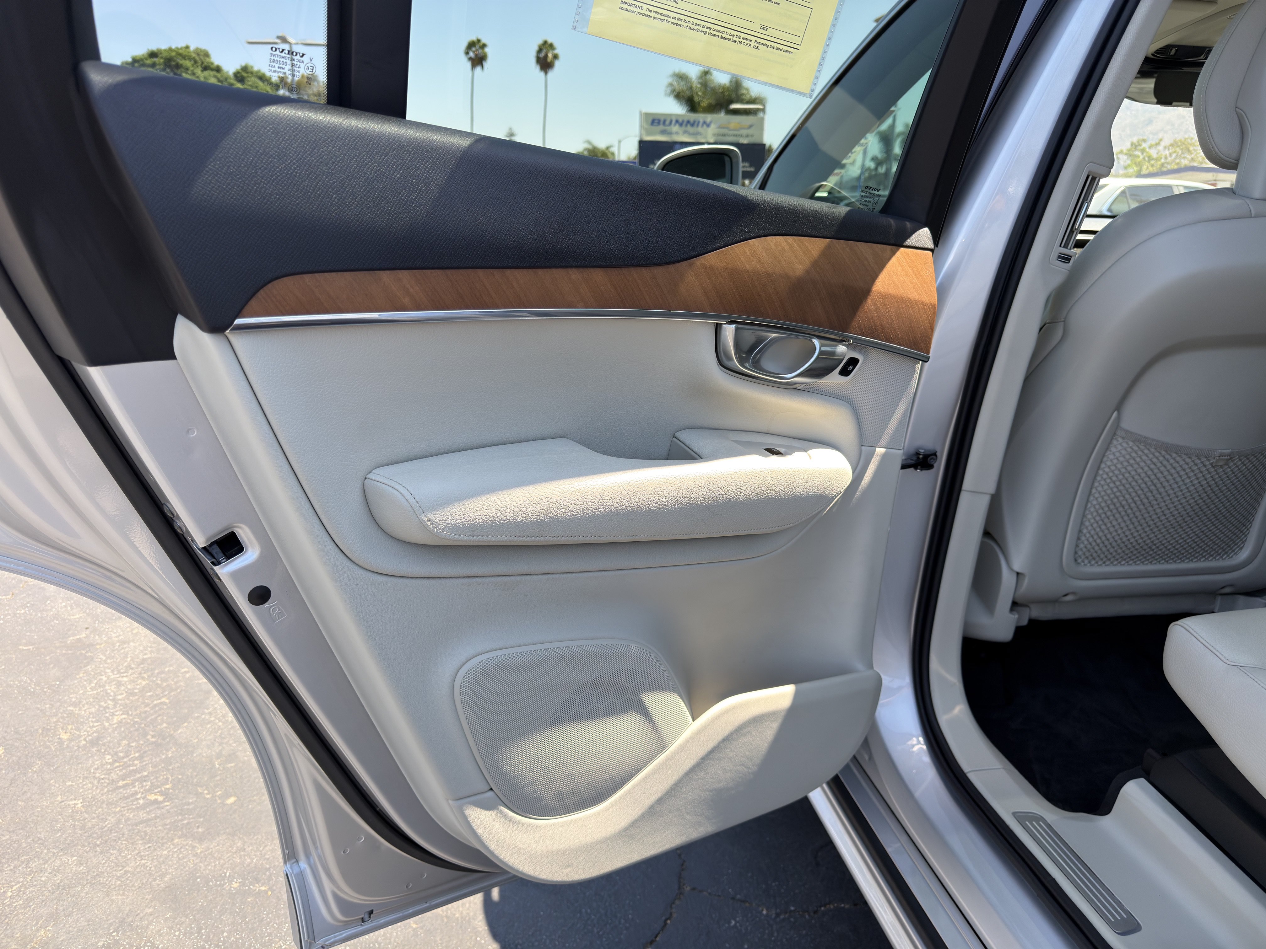 Used 2021 Volvo XC90 T8 Inscription Expression w/ Advanced Package AWD/4WD image 19