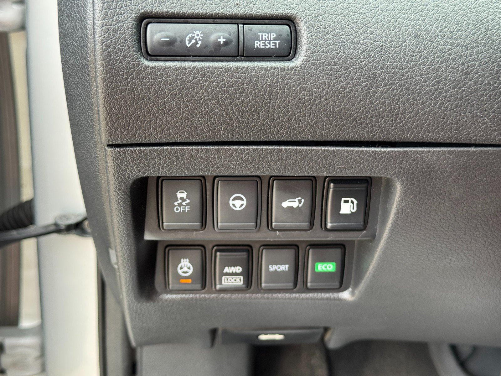 Used 2019 Nissan Rogue SV w/ Premium Package AWD/4WD image 18