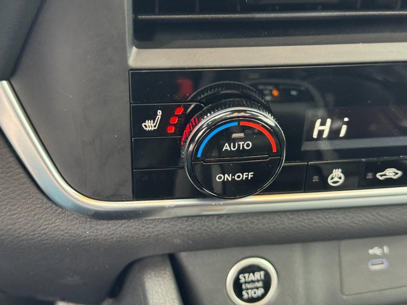 Used 2023 Nissan Rogue SV w/ SV Premium B Package image 22