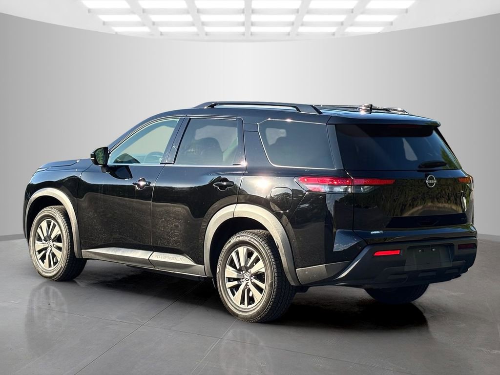 Used 2023 Nissan Pathfinder SV FWD image 3