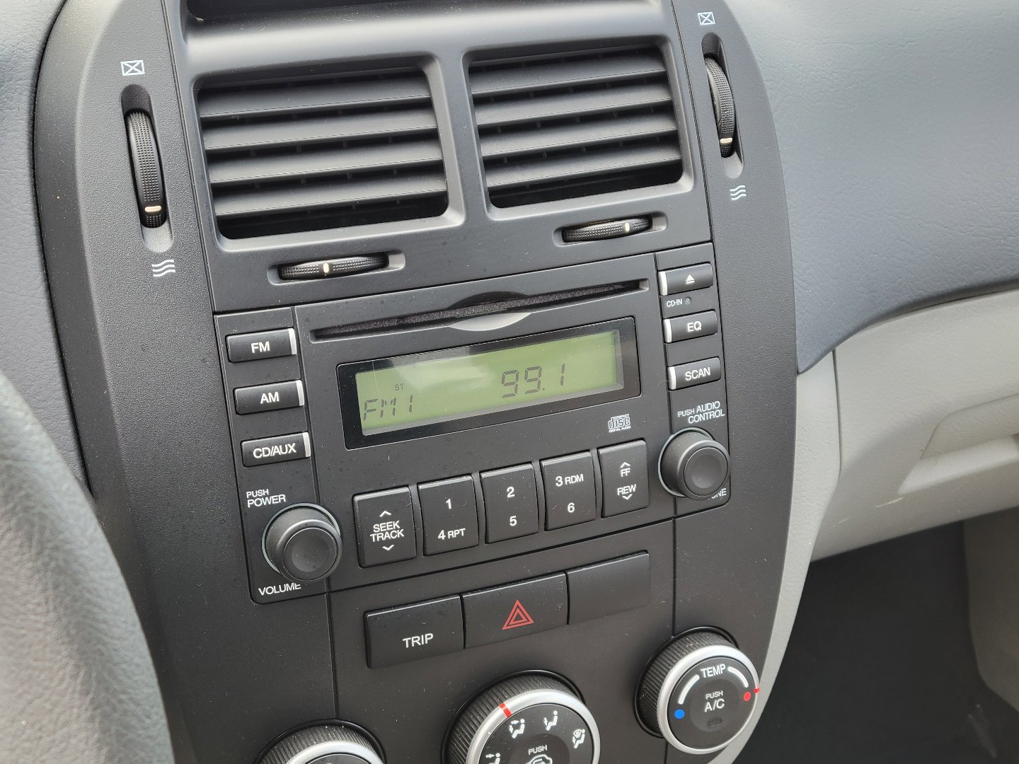 Used 2009 Kia Spectra EX image 25