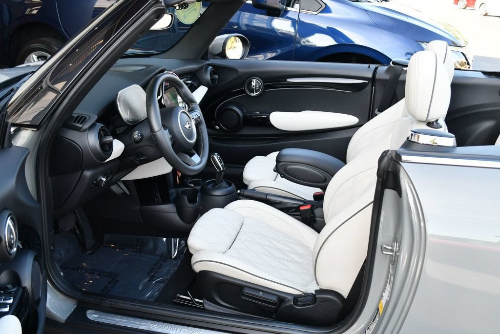 Used 2023 MINI Cooper S w/ Signature Upholstery Package FWD image 14