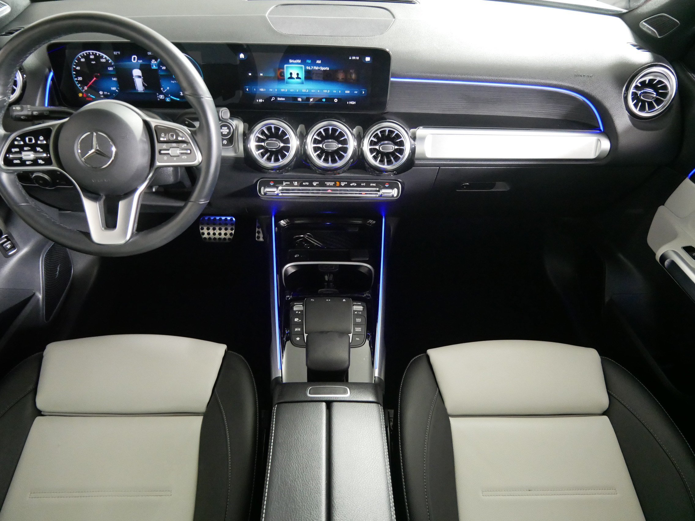Used 2023 Mercedes-Benz GLB 250 4MATIC image 10