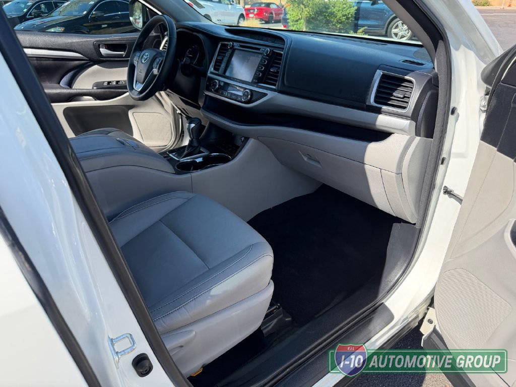 Used 2016 Toyota Highlander XLE AWD/4WD image 28
