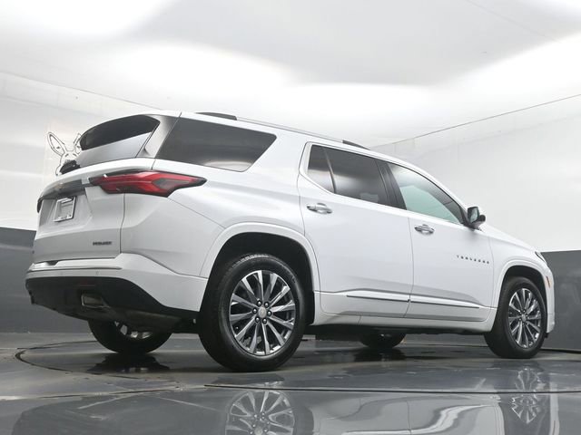 Used 2023 Chevrolet Traverse Premier image 35