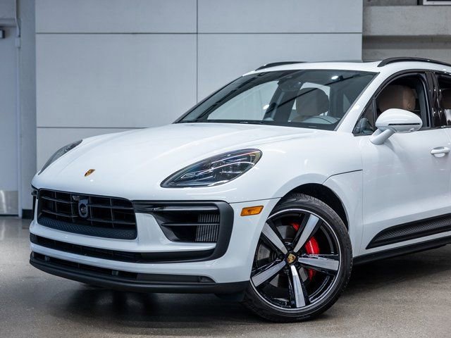 Certified 2025 Porsche Macan S image 22