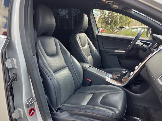 Used 2015 Volvo XC60 T5 Platinum w/ Inscription Package FWD image 16