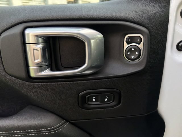 Used 2023 Jeep Wrangler Unlimited Sahara w/ Cold Weather Group AWD/4WD image 16