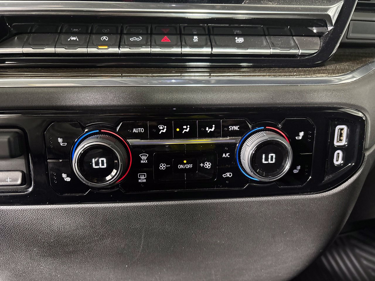 Used 2024 Chevrolet Silverado 1500 LT RWD image 19