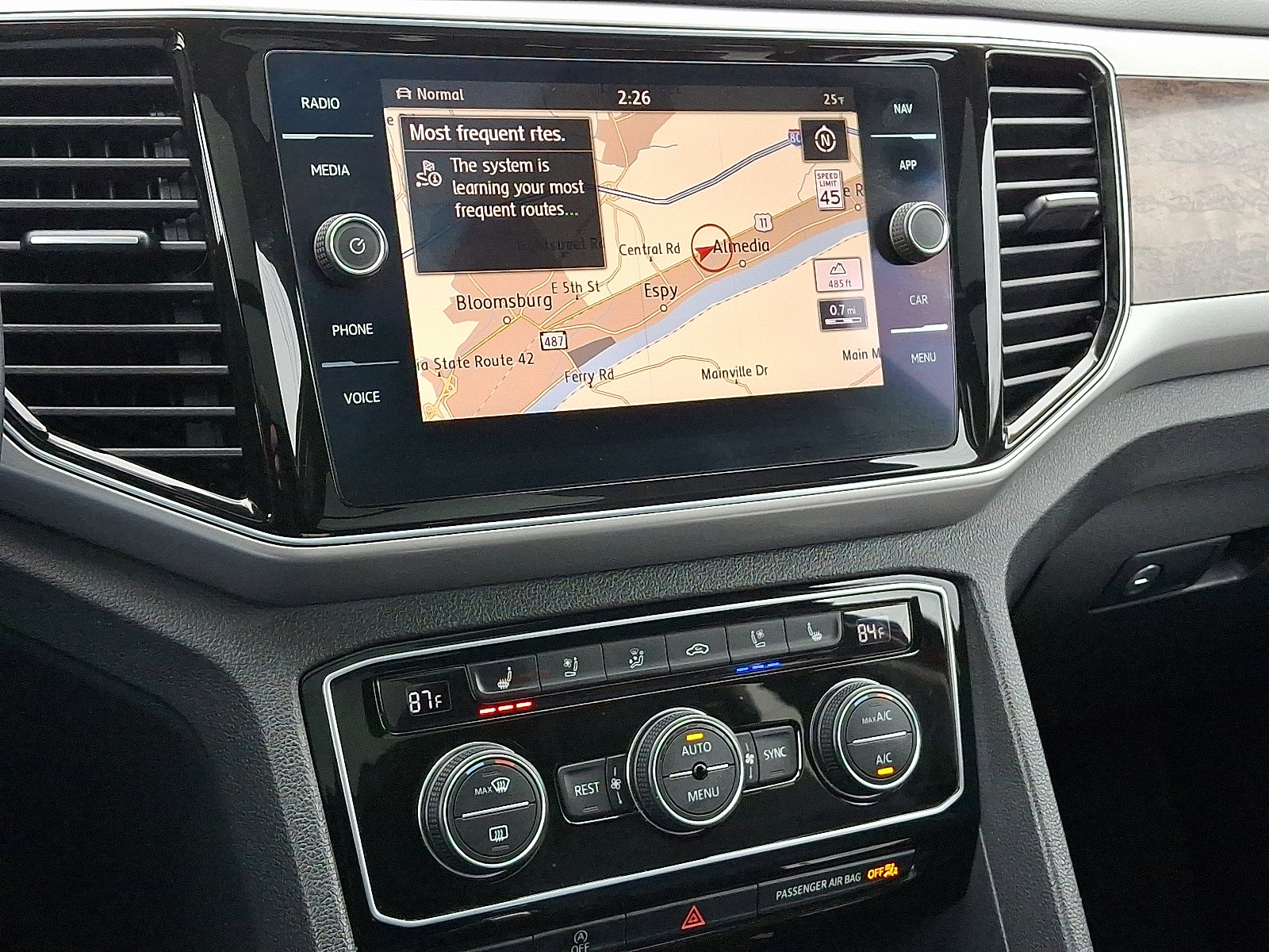 Used 2018 Volkswagen Atlas SEL Premium image 23