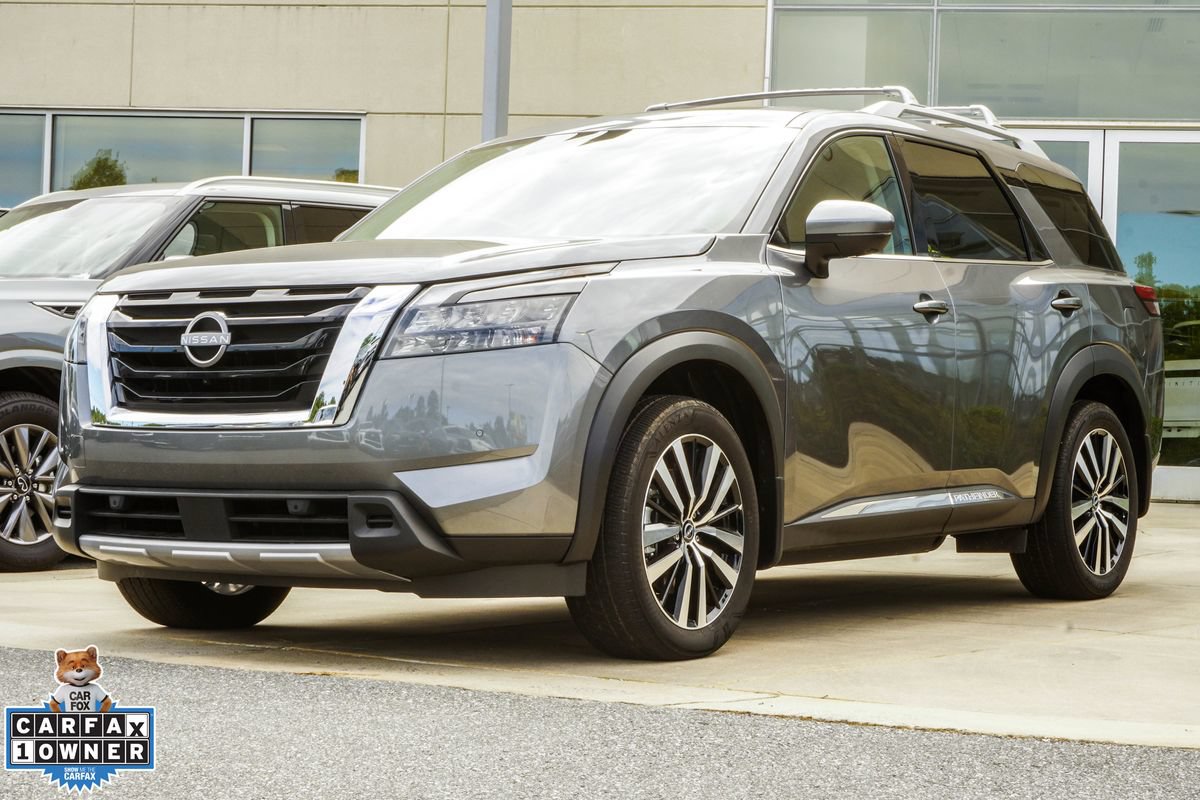 Used 2025 Nissan Pathfinder Platinum w/ Cargo Package FWD image 9