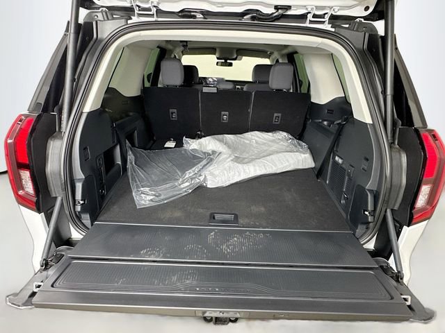 New 2025 Ford Expedition Active image 25