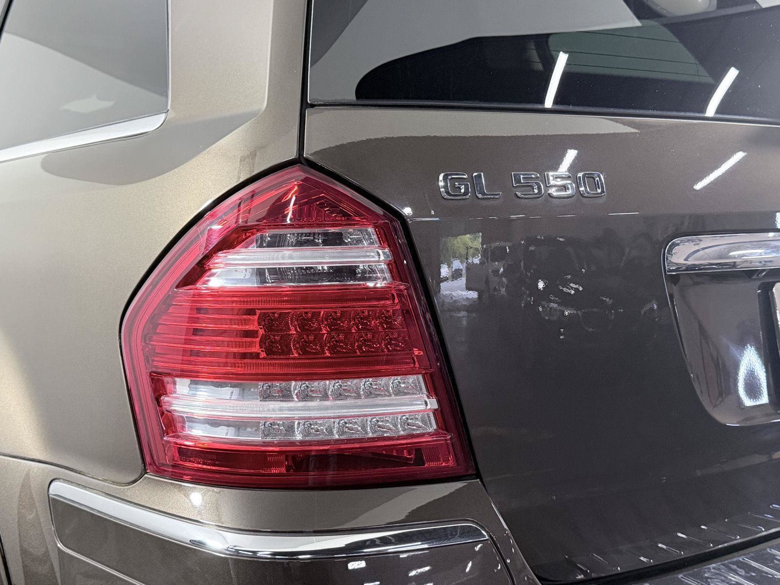 Used 2012 Mercedes-Benz GL 550 4MATIC image 7