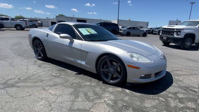 Used 2006 Chevrolet Corvette Coupe w/ Preferred Equipment Group RWD image 2