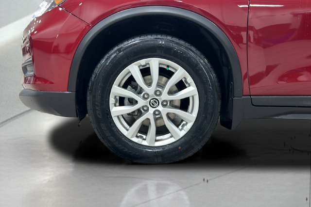Used 2020 Nissan Rogue SV AWD/4WD image 25