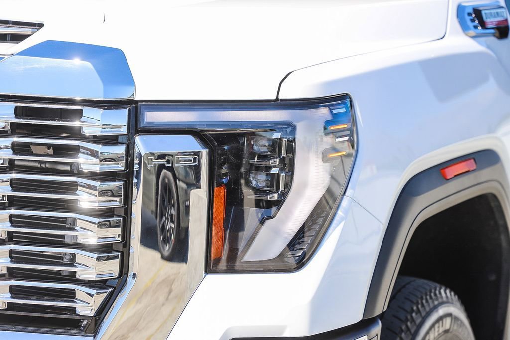 Used 2024 GMC Sierra 3500 Denali w/ Denali Reserve Package image 5