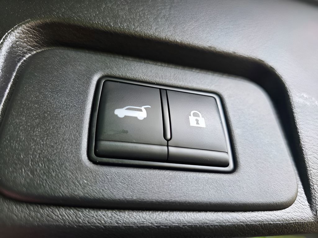 Used 2024 Nissan Rogue SV AWD/4WD image 7