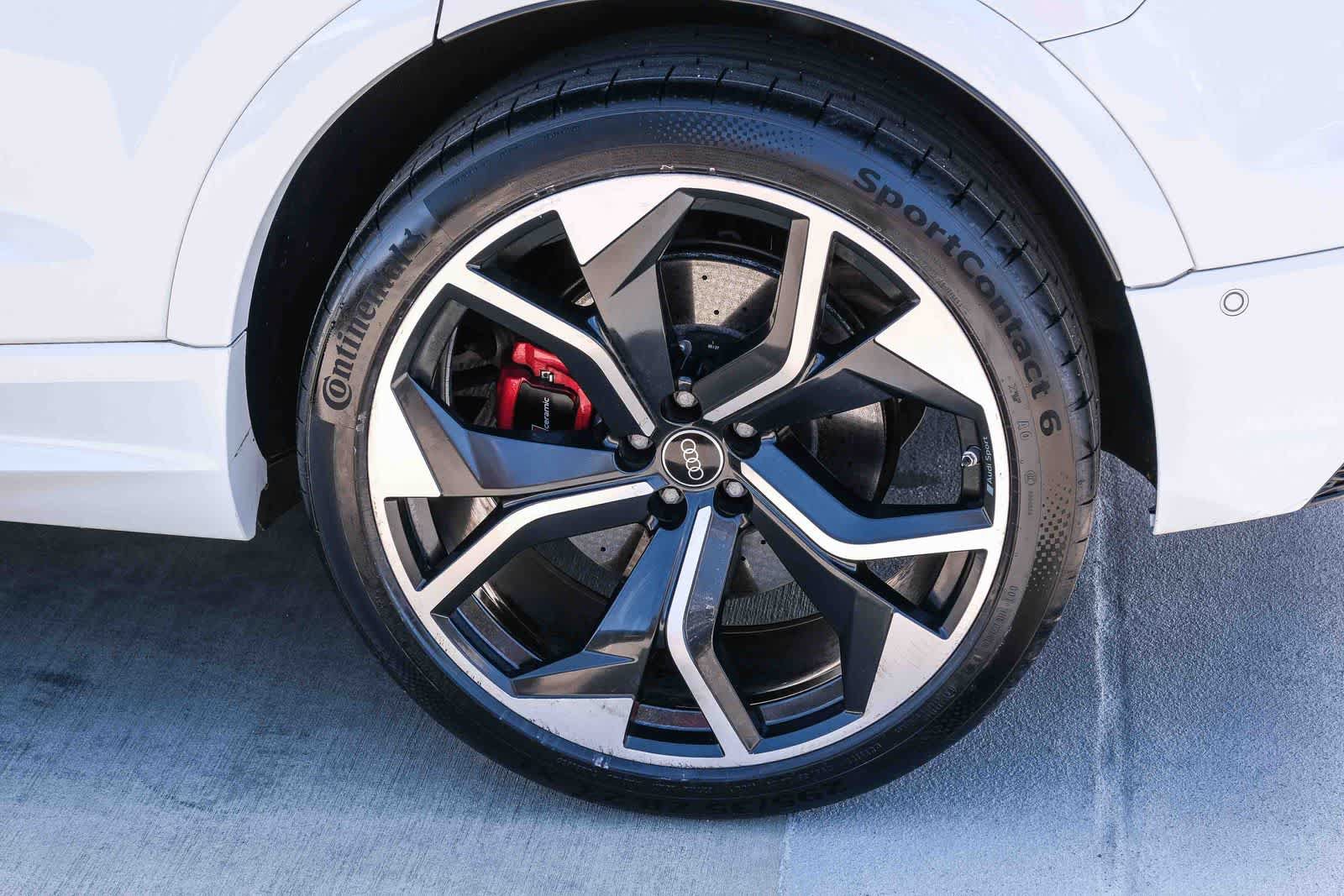 Used 2022 Audi RS Q8 w/ Carbon Optic Package AWD/4WD image 9