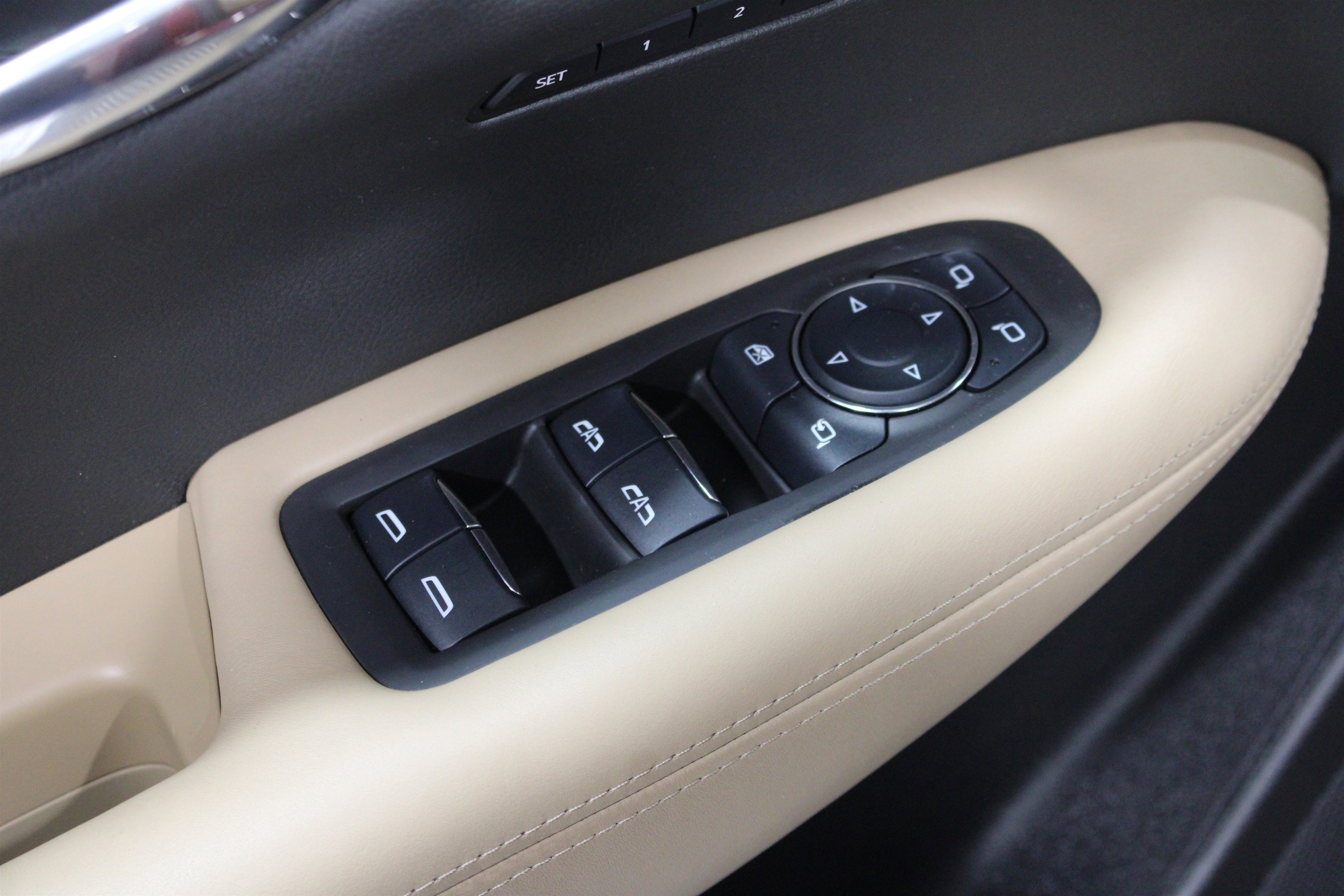 Certified 2025 Cadillac XT6 Premium Luxury w/ Platinum Package image 7