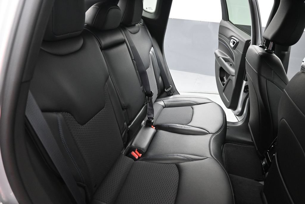 New 2026 Jeep Compass Latitude AWD/4WD image 20