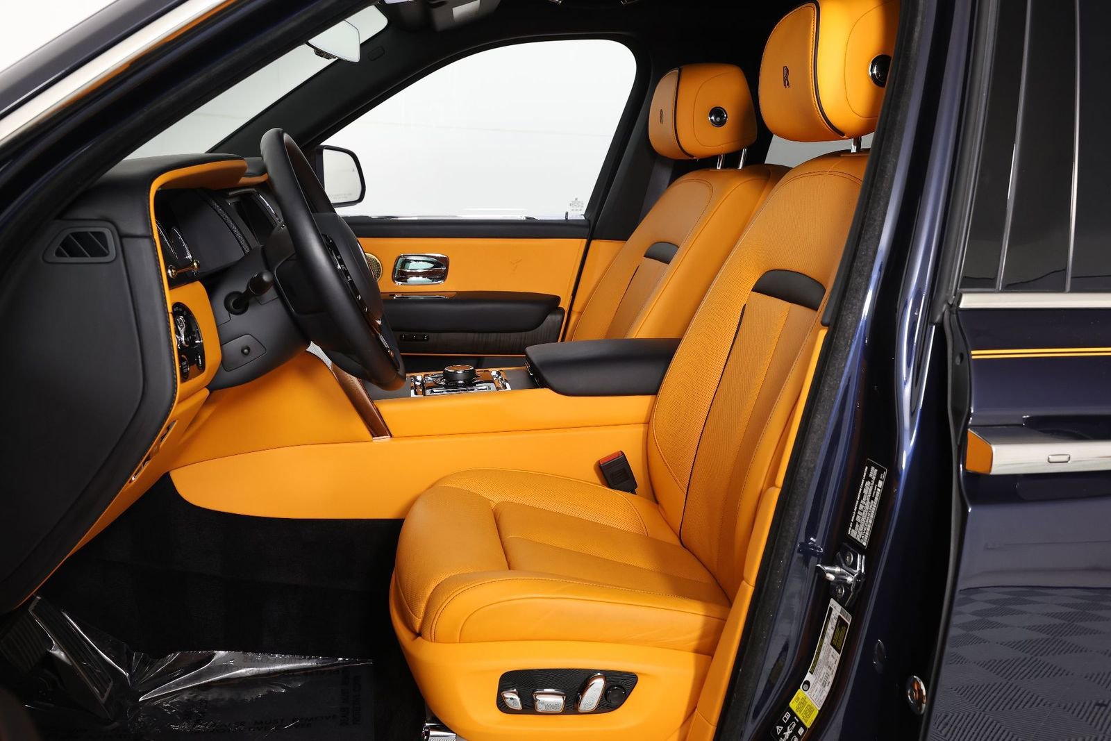 Used 2022 Rolls-Royce Cullinan w/ Cullinan Package AWD/4WD image 5