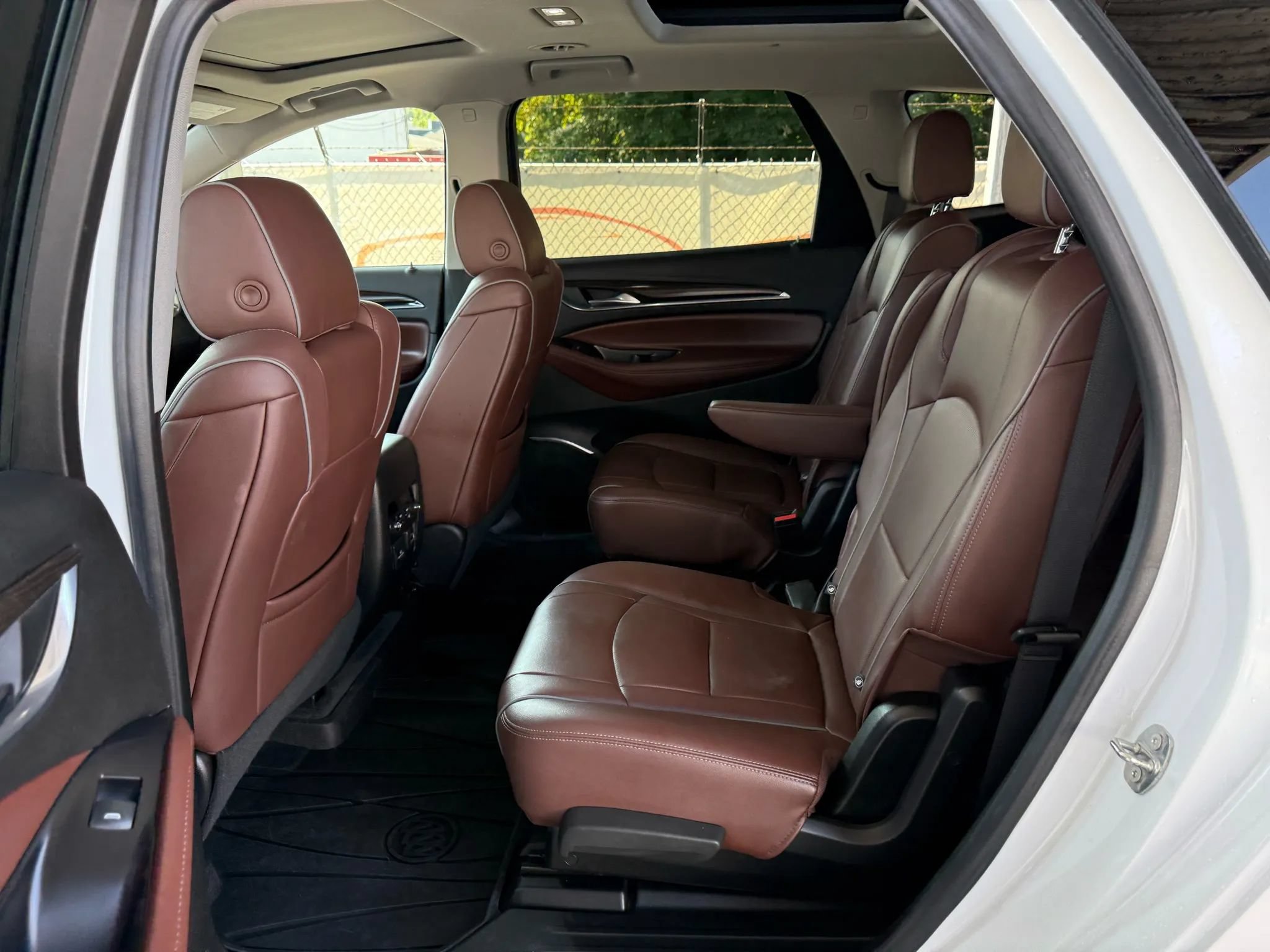 Used 2021 Buick Enclave Avenir w/ Avenir Technology Package AWD/4WD image 68