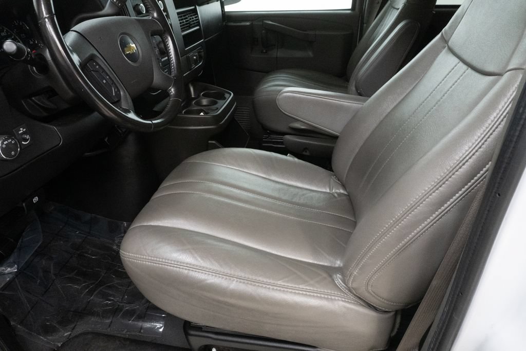 Used 2022 Chevrolet Express 3500 LS RWD image 9