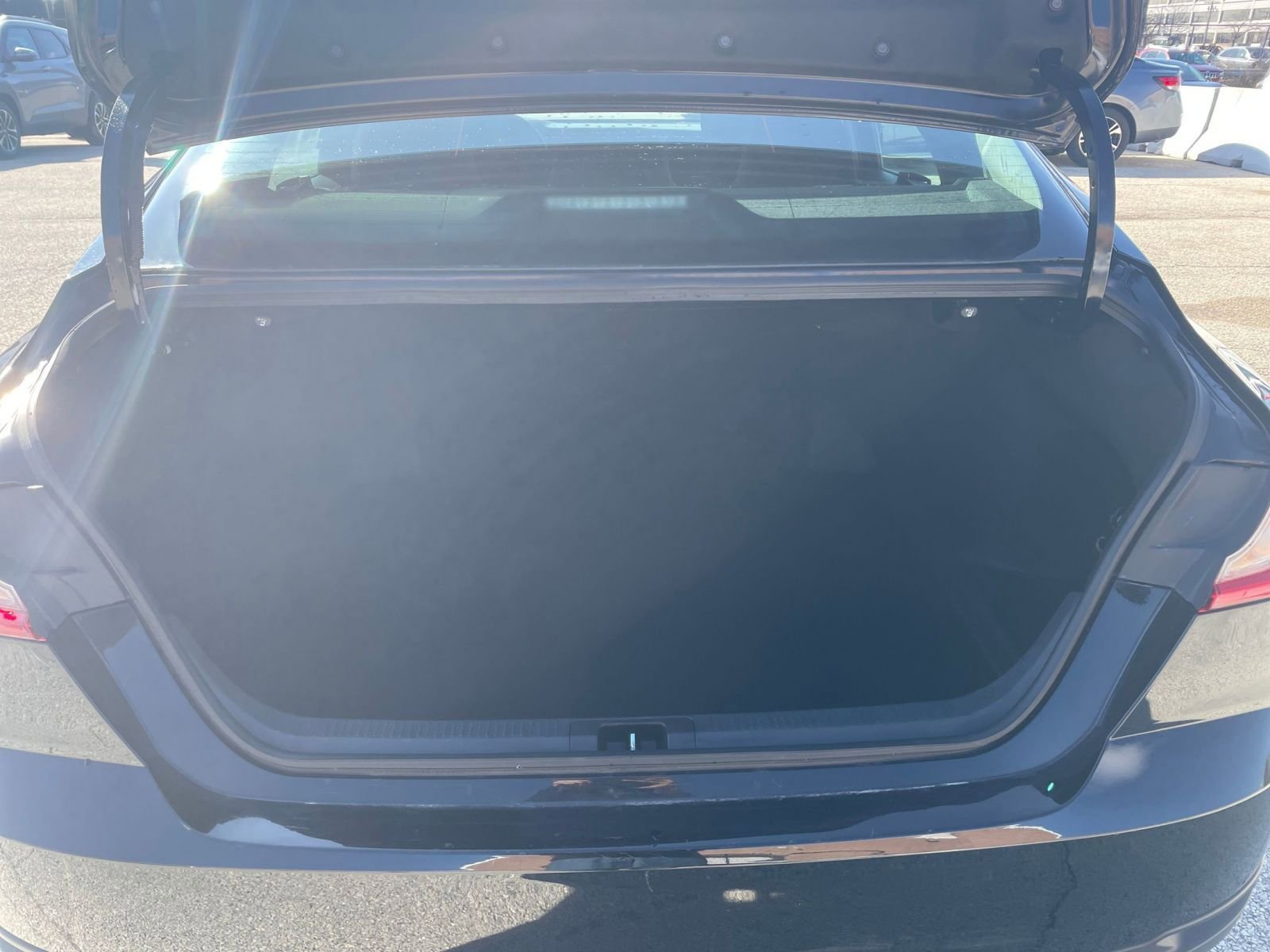 Used 2025 Toyota Camry LE image 31