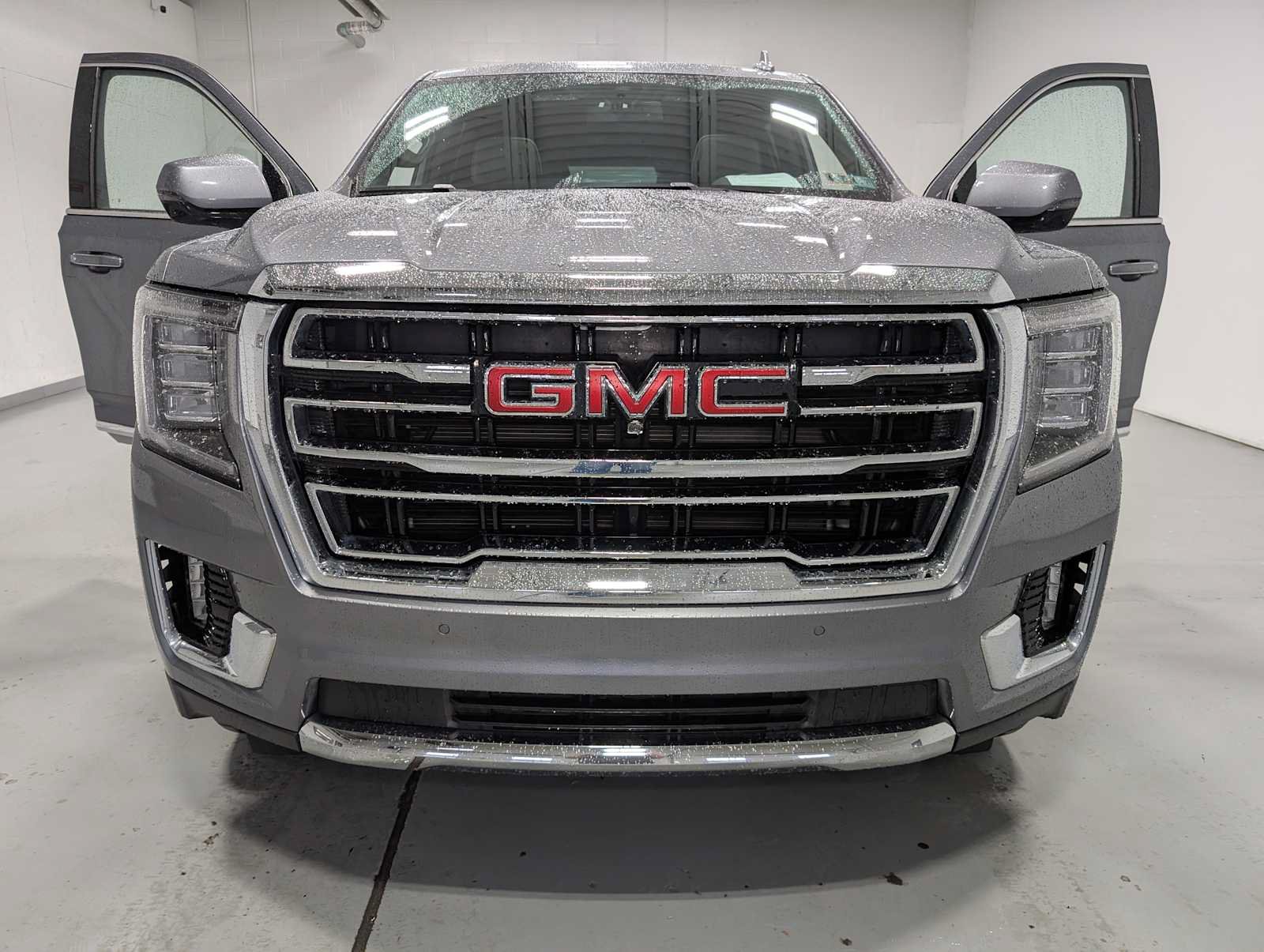 Certified 2022 GMC Yukon SLT w/ SLT Premium Package AWD/4WD image 17
