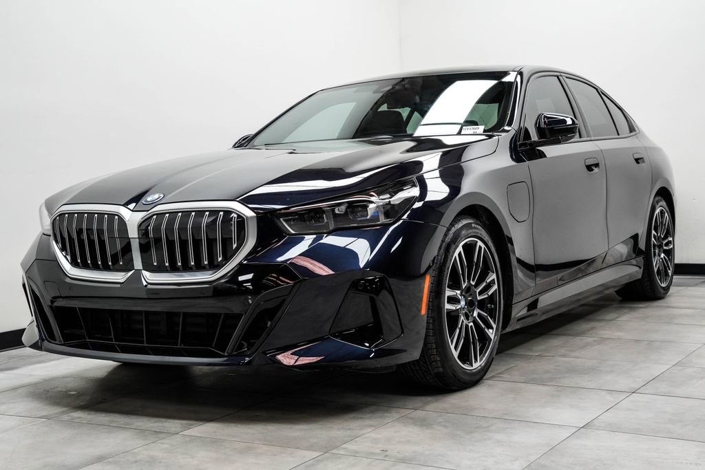 Used 2026 BMW 550e xDrive image 7