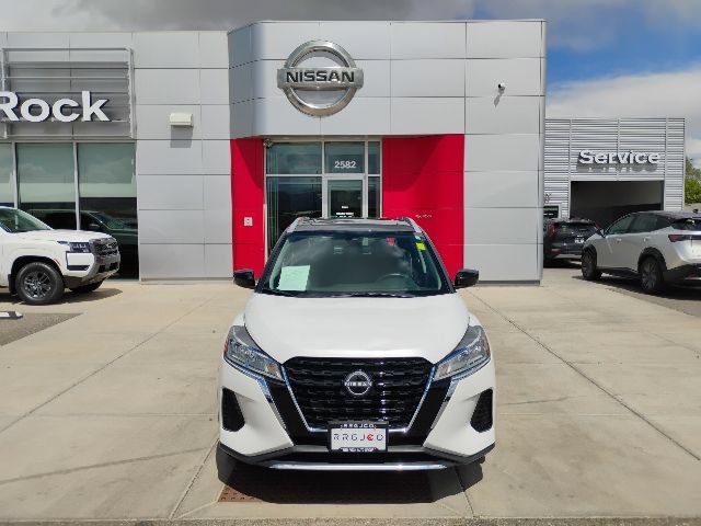 Used 2023 Nissan Kicks SV FWD image 2