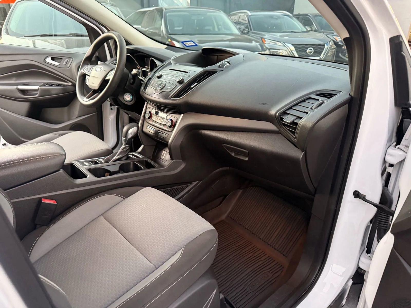 Used 2018 Ford Escape SE image 18